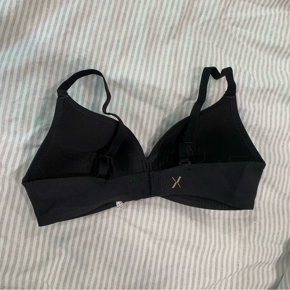 Knix black wingwoman bra - Picture 2 of 4